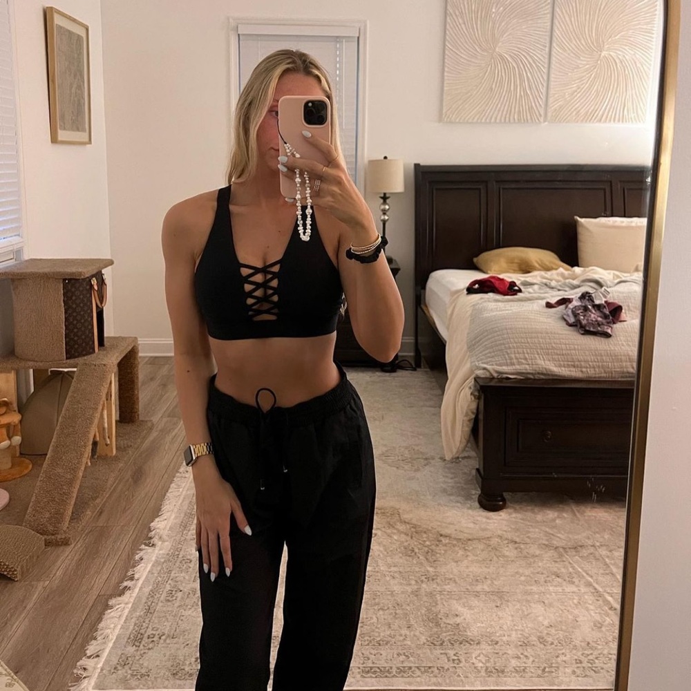 Criss cross sports bra